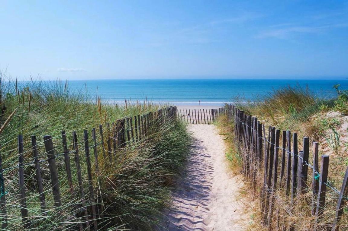 Derriere La Plage : Suite, Patio Et Pergola Le Bois-Plage-en-Ré Exterior foto